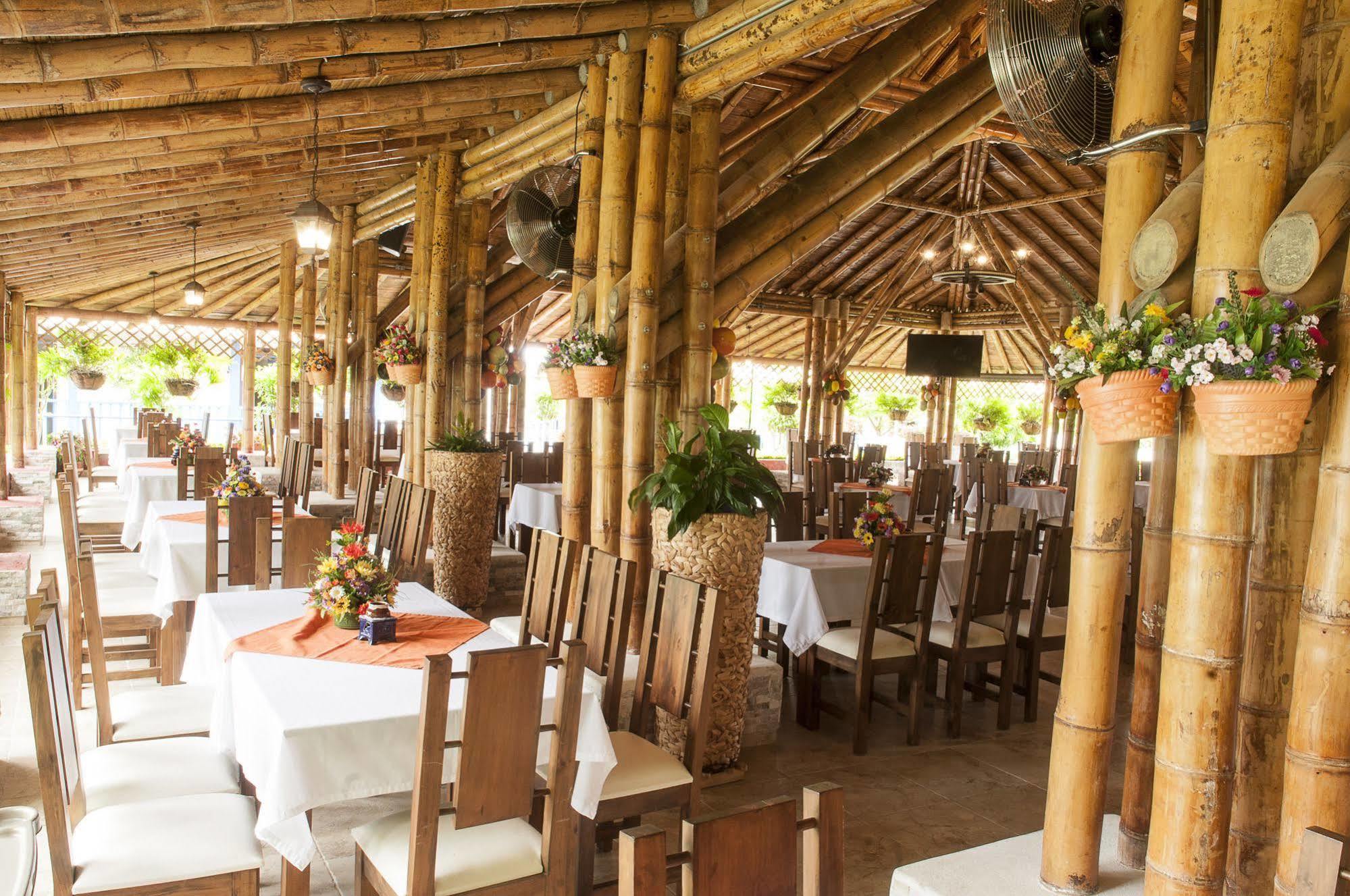 Hotel Campestre Tardes Cale\u00F1as Yumbo Exterior foto