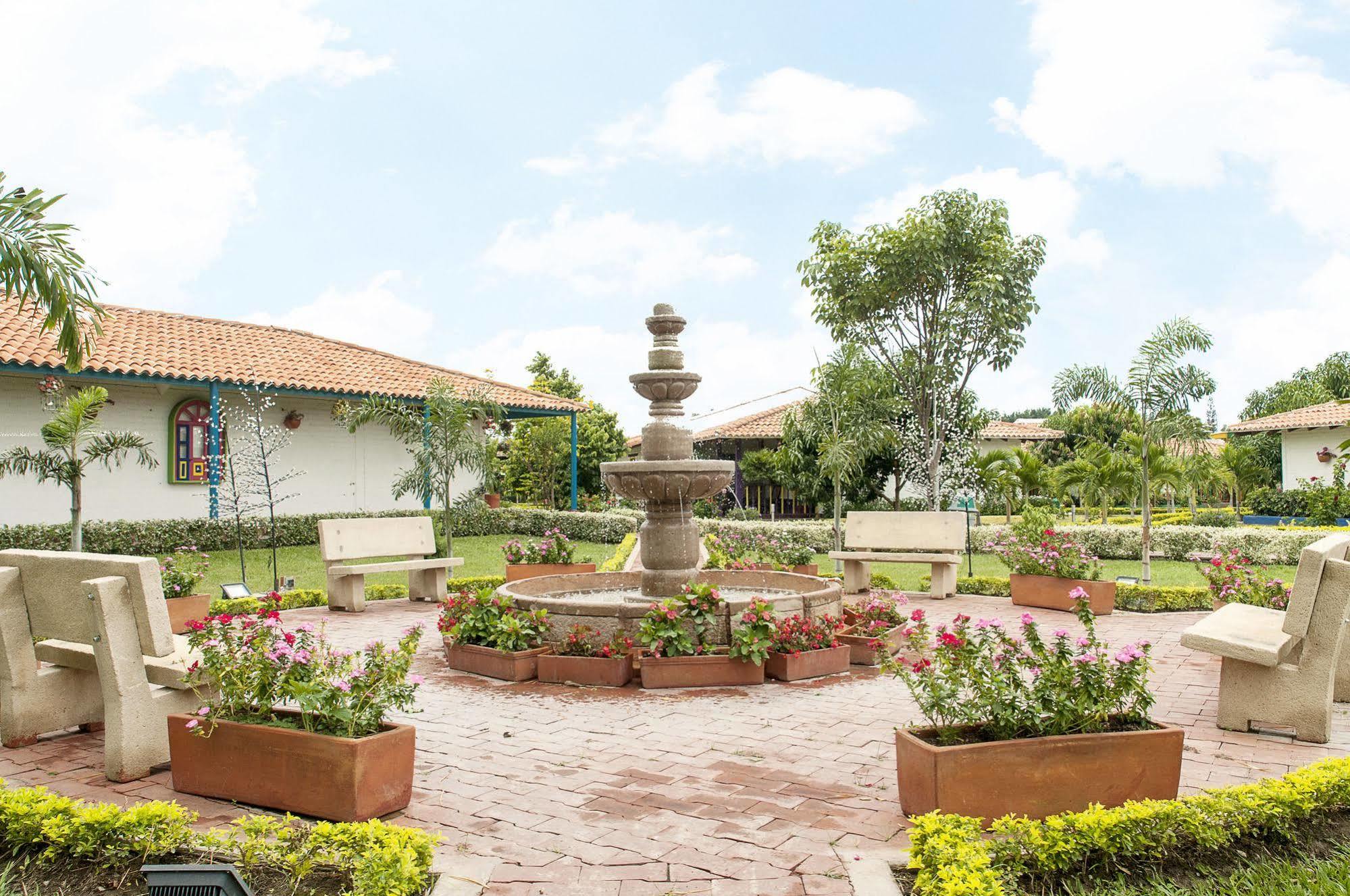 Hotel Campestre Tardes Cale\u00F1as Yumbo Exterior foto