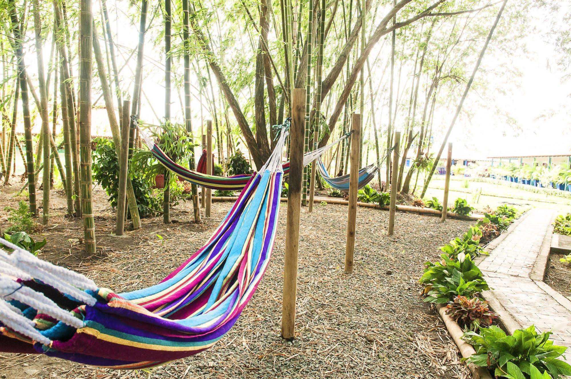 Hotel Campestre Tardes Cale\u00F1as Yumbo Exterior foto